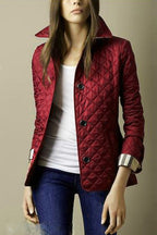 Clara Chaqueta Acolchada – Chaqueta Elegante y Cómoda con Detalles Refinados y Diseño Entallado