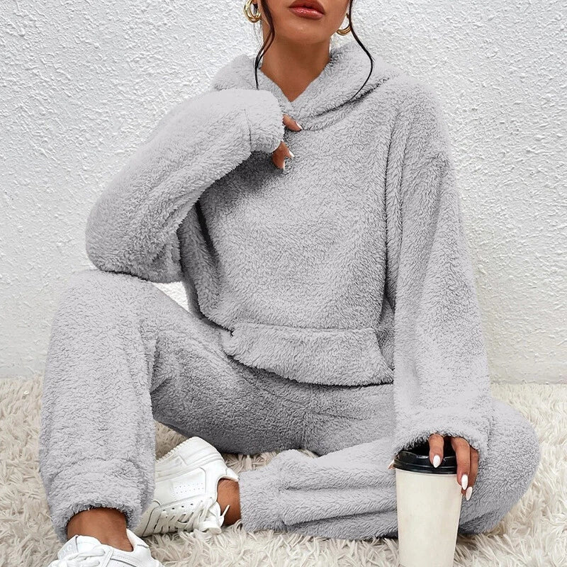 Sloane Conjunto Polar para Mujer – Set Cómodo Invierno Hoodie Lounge Chic